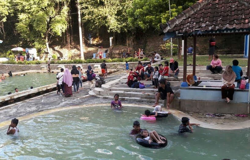 Sejuknya Padusan di Pemandian Clereng Kulonprogo