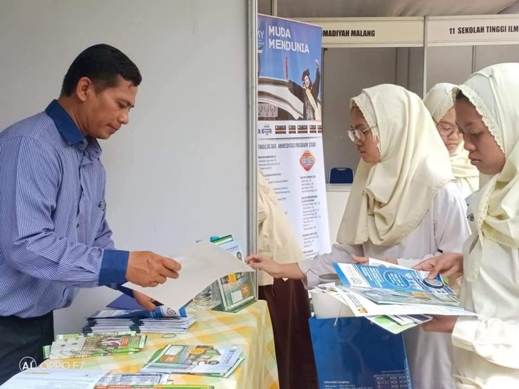 Kembangkan Potensi Siswa, Mu’allimaat Gelar Career Day