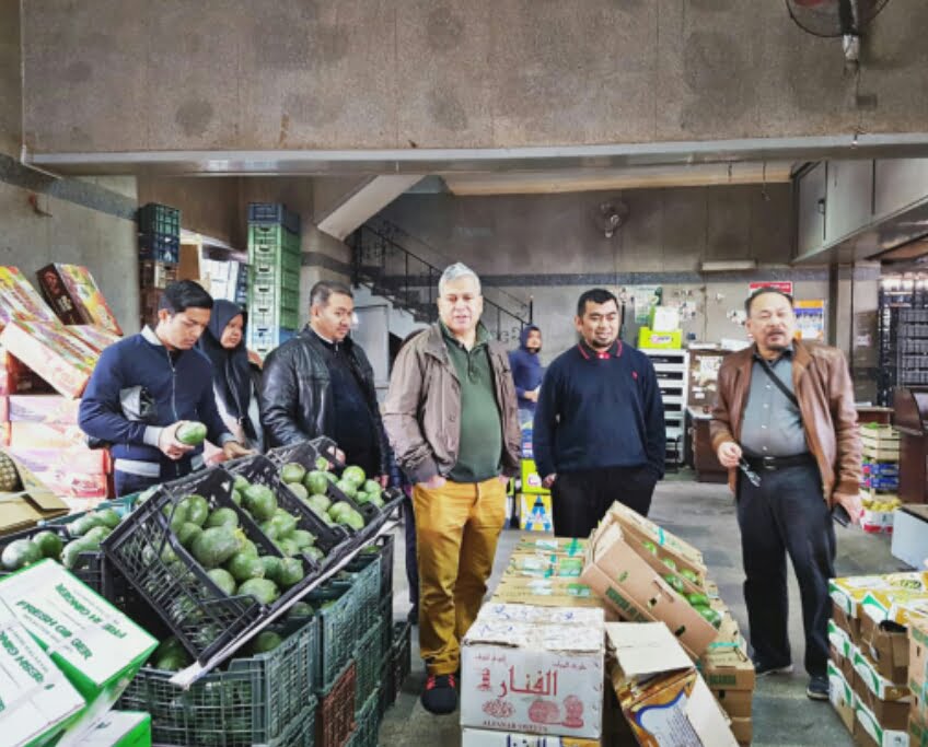 Dubes Helmy Kunjungi Pasar Induk Ikan dan Buah-Buahan di Obour City