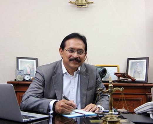 FB dan WA Rektor UKI Dihacker