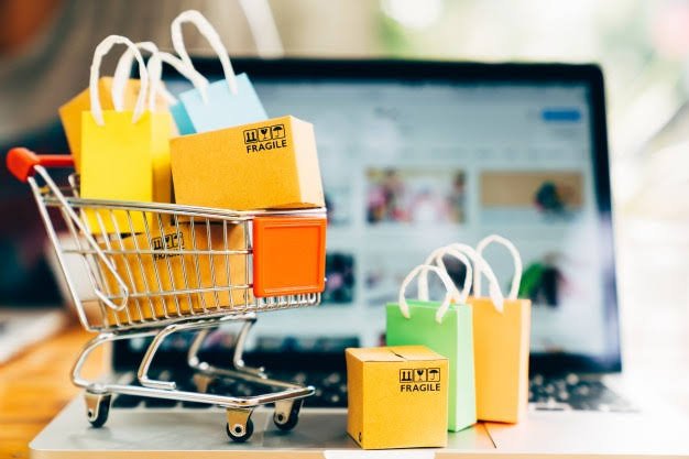 Socmed vs Marketplace, Mana yang Paling Efektif untuk Jualan Online?