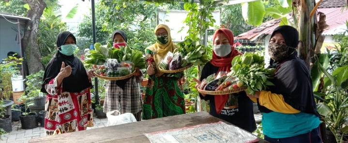 Ditengah Pandemi Covid-19, Kampung Sayur Bausasran Bagikan Hasil Panennya Kepada Warga Sekitar