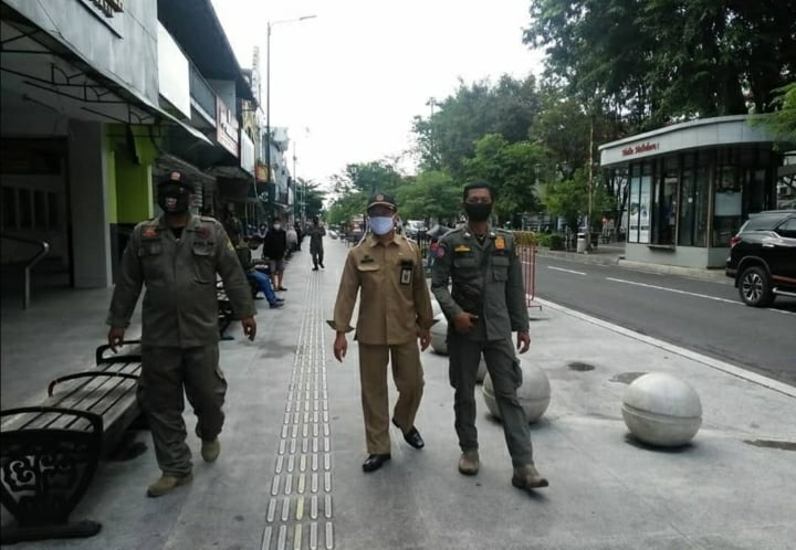 Petugas Satpol PP Kota Yogyakarta Siaga di Kawasan Malioboro