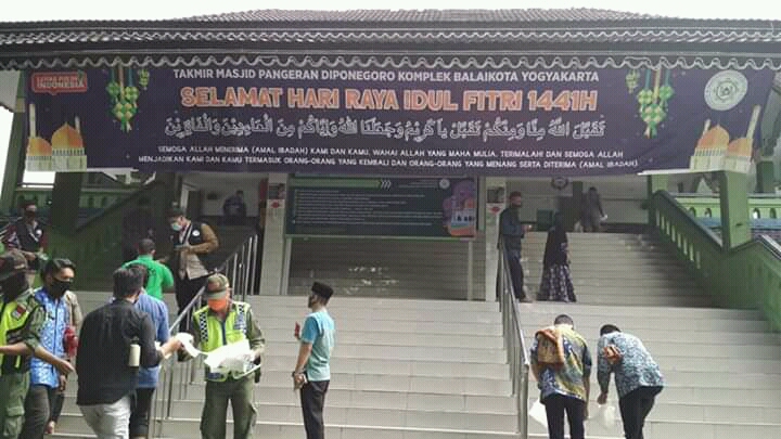 Masjid Pangeran Diponegoro Balaikota Mulai Menggelar Shalat Jumat, Setelah Hampir 3 Bulan Tutup