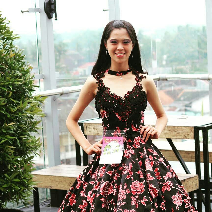 Raih Beasiswa 8 Semester, Natalya Mulai Menapaki Jalan Sukses Menjadi Pengusaha dan Desainer Baju Pengantin