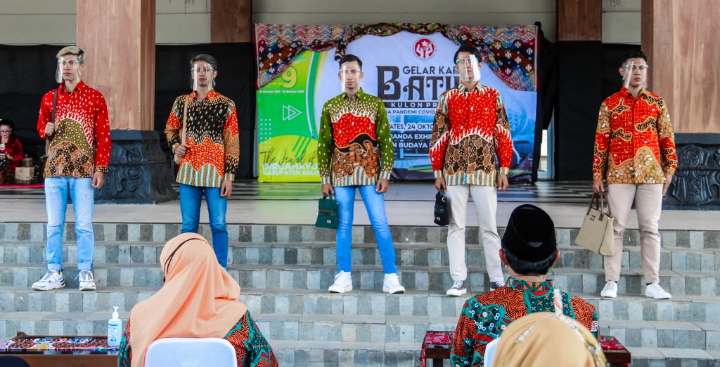 Dekranas Menggelar Karya Batik Kulon Progo di Era Pandemi Covid-19