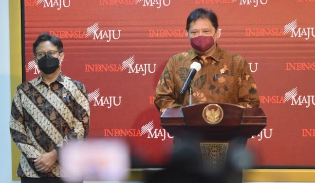 Airlangga: Vaksinasi Covid-19 dan Penerapan Protokol Kesehatan Harus Seiring