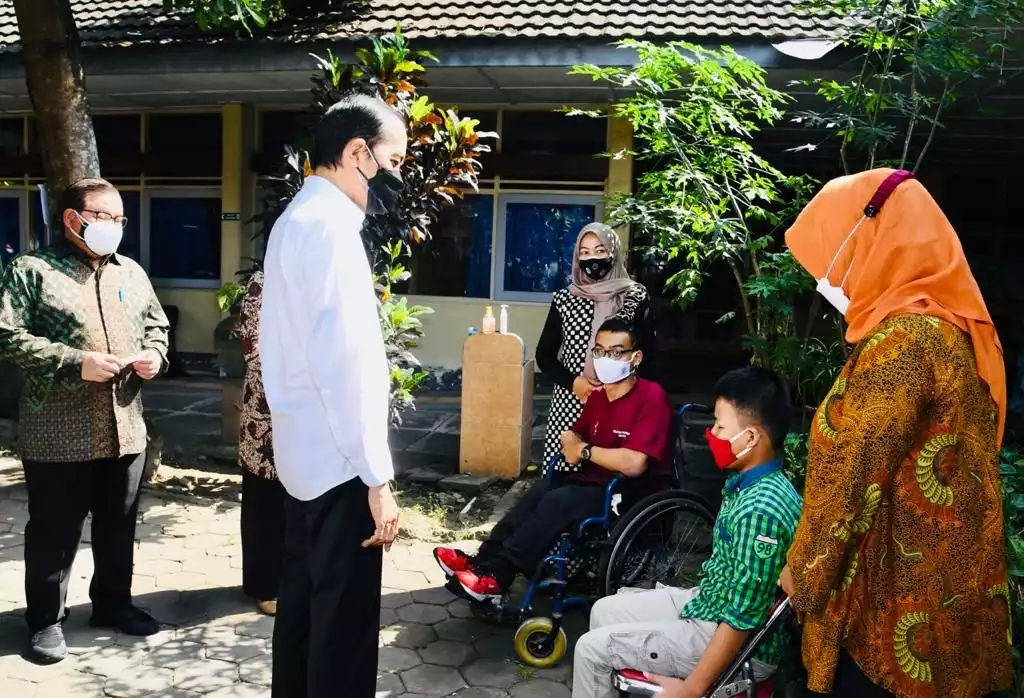 Jokowi Minta Bupati Sleman Optimalkan Vaksinasi Lansia