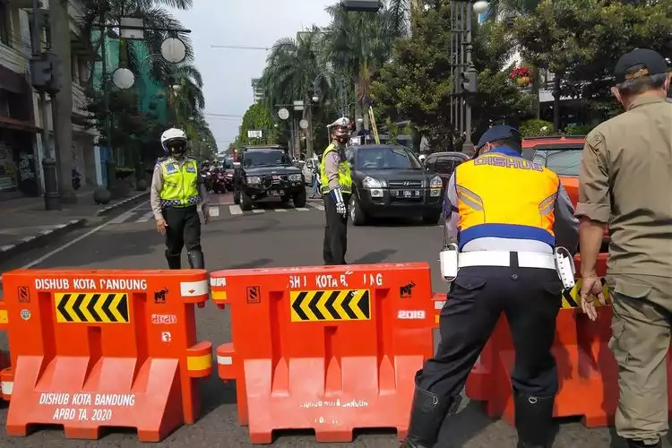 Kapolri, Jajarannya Mendukung Pelaksanaan PPKM Darurat