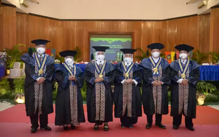 Universitas Negeri Yogyakarta Kukuhkan Enam Guru Besar Baru