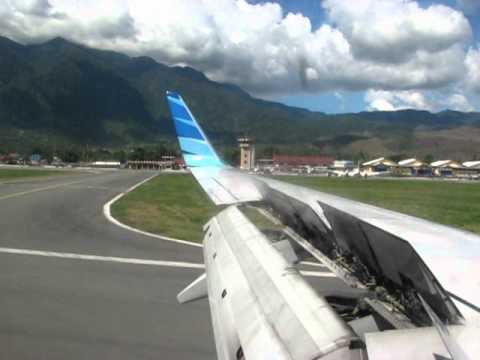 Garuda Delay Tiga Jam, Penumpang Protes