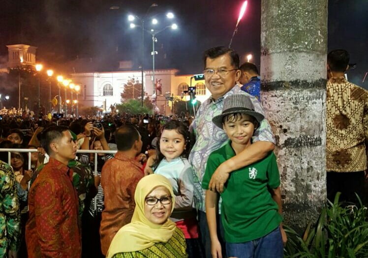 Kemeriahan Pesta Kembang Api di Titik Nol Kilometer Jogja Disaksikan Wapres Jusuf Kalla