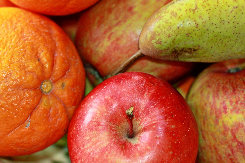 609 Ton Buah Disita Badan Karantina Surabaya