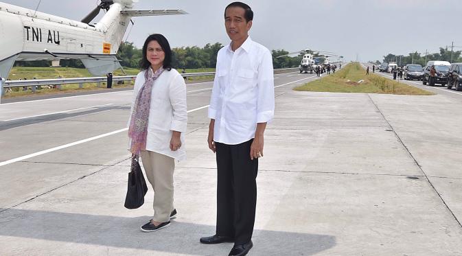 Komentar Jokowi tentang Hama Ulat Saat Kunjungan ke Brebes: Tuh Lihat Ulatnya. Nanti akan Memakan Habis Ini