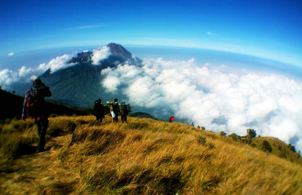 5 Tips Mendaki Gunung untuk Pemula