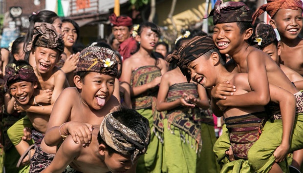 Revitalisasi Nilai Kearifan Lokal Sebagai Pondasi Pendidikan Karakter