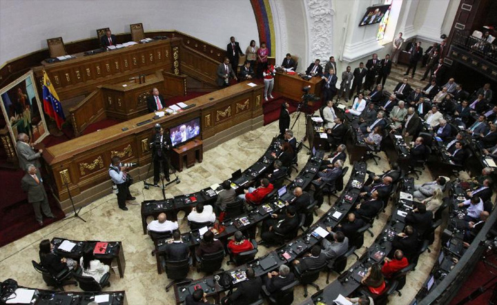 Parlemen Venezuela Dibekukan, Kubu Oposisi Meradang