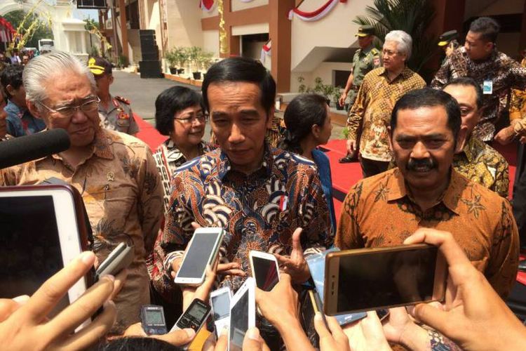 Jokowi: Ayo Belanja ke Pasar Klewer