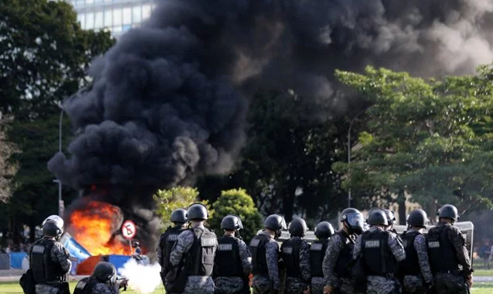 Presiden Brazil Terjunkan Militer untuk Ladeni Demonstran