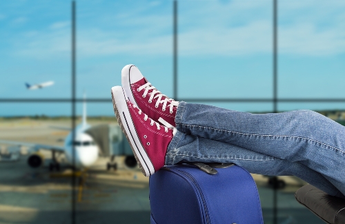 Masih Berpikir Traveling Itu Cuma Buang-Buang Duit? Baca 8 Hal Ini Biar Kalian Paham