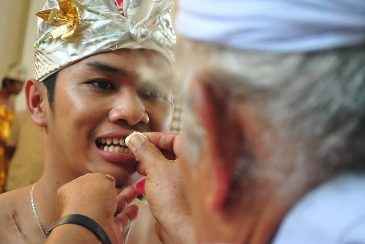 Ini 4 Ritual Penanda Kedewasaan di Indonesia Ritual Penanda Kedewasaan