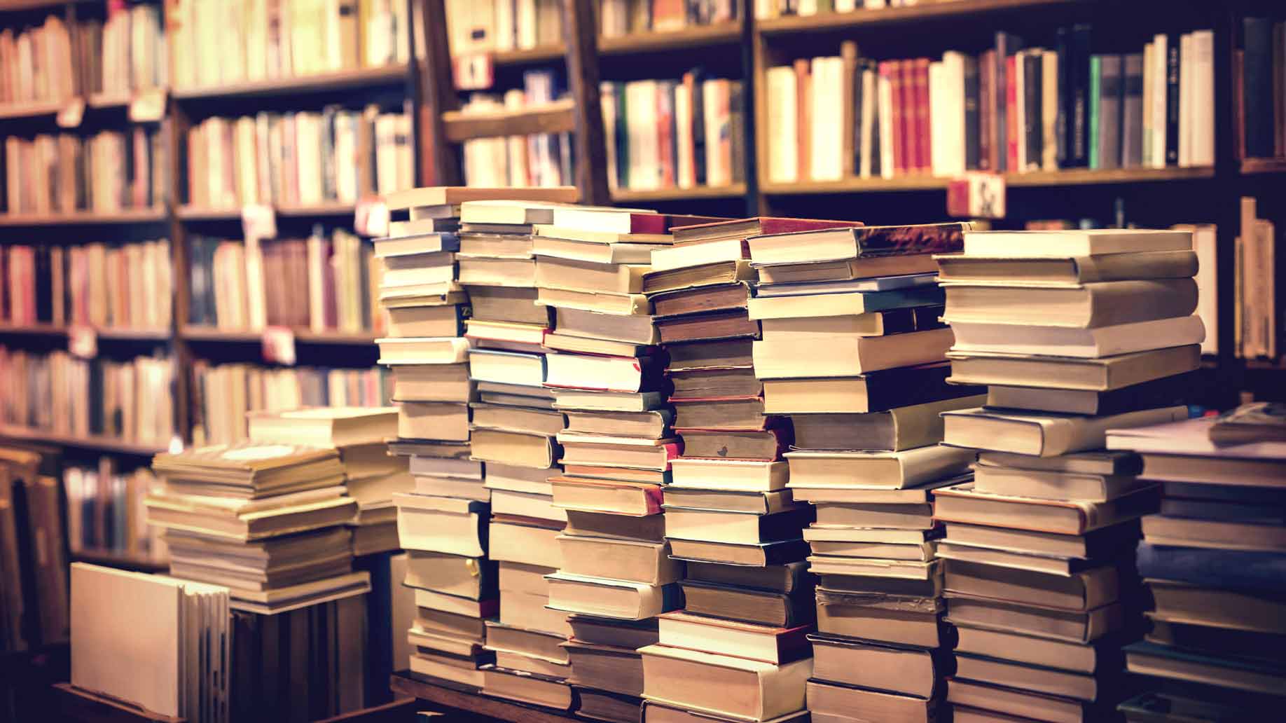 Ternyata Buku Seken Bisa Jadi Peluang Bisnis yang M... — finansial | BERNAS