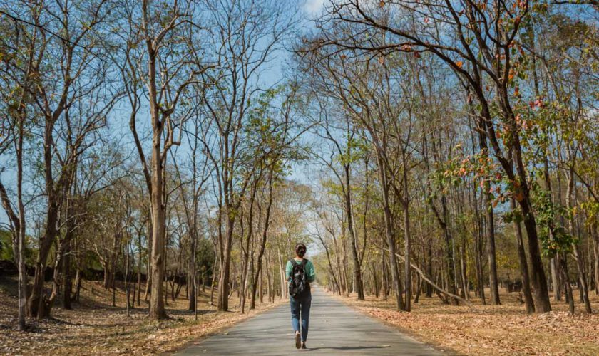 Bingung Menyiapkan Sahur Saat Traveling? 5 Tips Ini Bisa Membantu Kalian