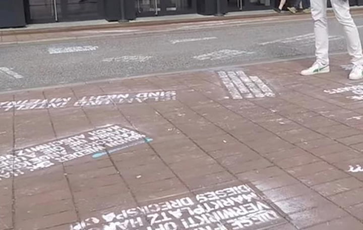 Kantor Twitter di Jerman Diserbu Tulisan-tulisan Bernada Rasis