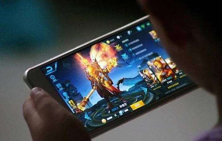 Hiii, Orang Ini Alami Kebutaan Akibat Terlalu Banyak Bermain Game