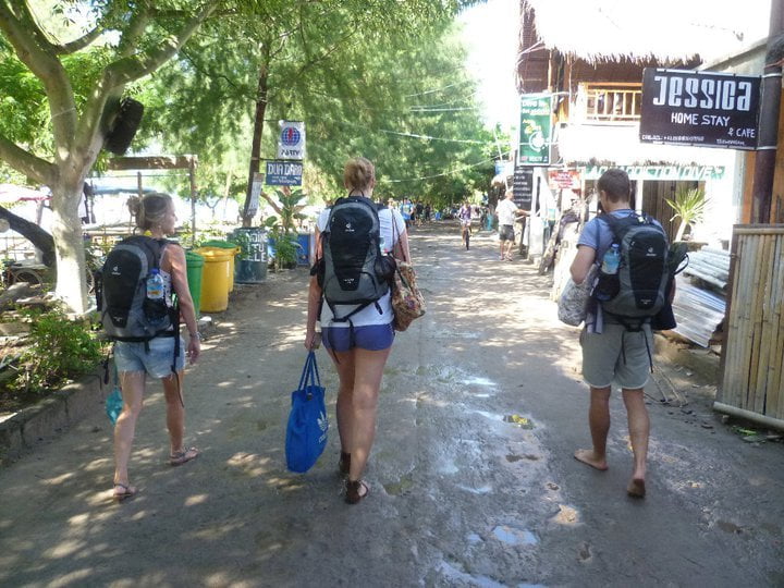 Bepergian ala Backpacker, Ini Barang yang Harus Kamu Bawa