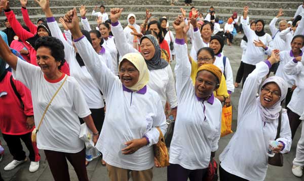 Segudang Manfaat yang Bisa Kita Peroleh Ketika Berinteraksi dengan Balita dan Manula. Biasakan Mulai Sekarang!
