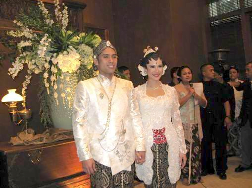 Menghayati Makna Filosofi Batik Sidoasih Saat Digunakan Pada Upacara Pernikahan Adat Jawa