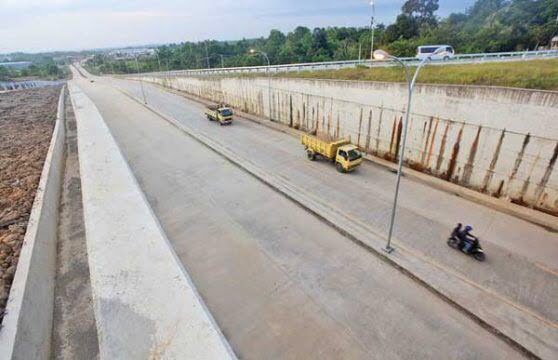 Kalimantan Bangun Jalan Tol Pertama, Konstruksinya Baru 37,94 Persen