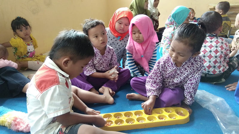 Orang Tua Wajib Tahu! 10 Manfaat Sastra bagi Anak