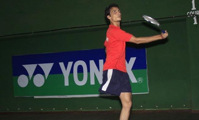 Girish Sharma, Pebulu Tangkis Satu Kaki