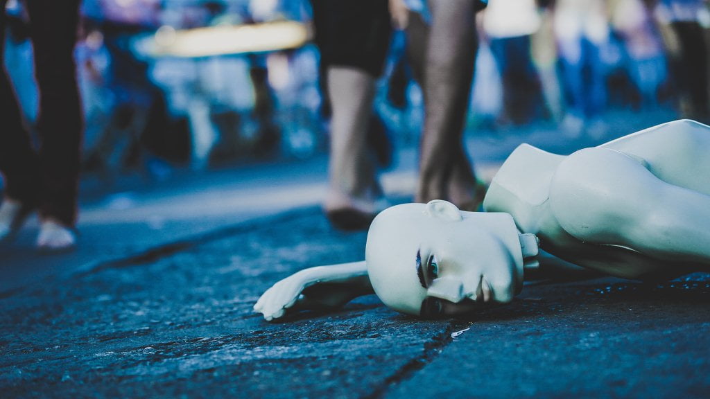 Kamu Sering Enggak Peka? Bisa Jadi Kamu Kena Bystander Effect!