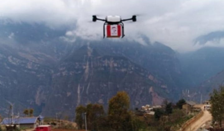 Tiongkok Gunakan Drone untuk Kirimkan Obat ke Desa Terpencil