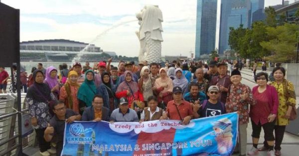 6 Aksi Mulia Pelajar Membalas Jasa Kepada Guru. Nomor 4 Membuat Guru Bangga! Aksi Mulia Pelajar