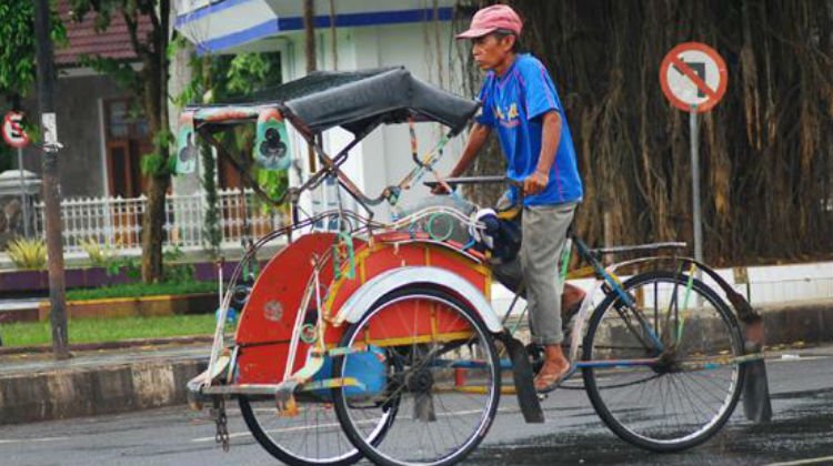 Inilah Sisi Lain dari Pro dan Kontra Becak di Jakarta