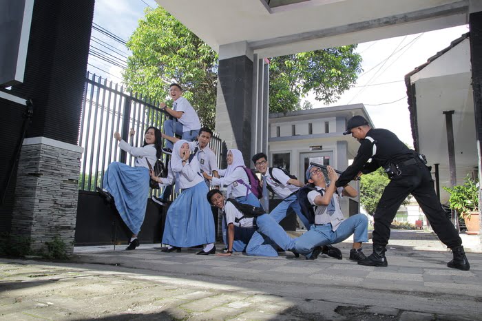 Inilah yang Membuat Generasi 90-an Lebih Strong Saat Dimarahin Guru daripada Ngadu Ke Orangtua