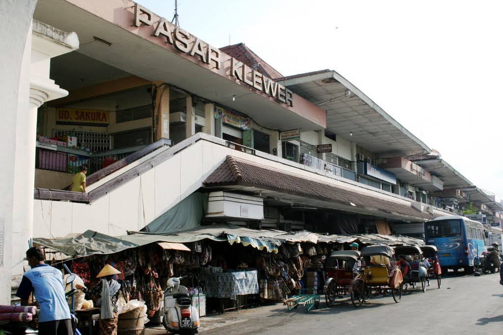 Pasar Klewer, Surganya Pecinta Batik Indonesia!