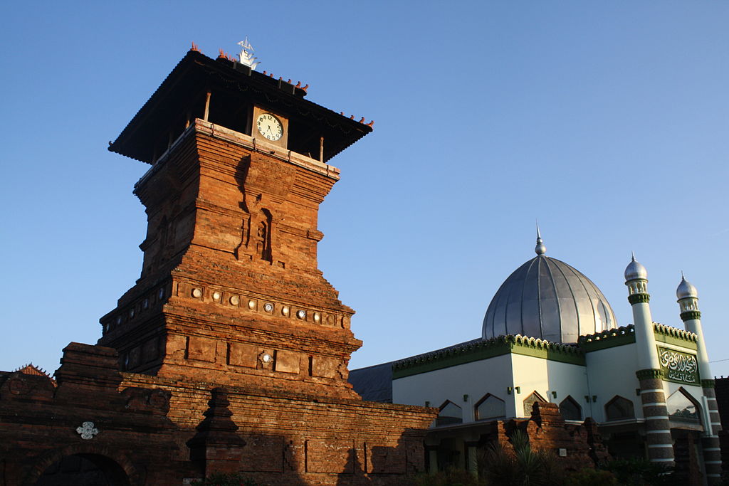 Mau Berwisata Religi di Jawa Tengah? Kunjungi 4 Tempat Ini