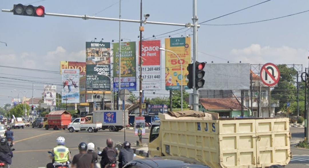 Awas Tilang Elektronik, Pemudik ke Jogja Harus Waspadai Persimpangan Ini.. Pertigaan Ring Road Maguwo (foto: Deny Hermawan)