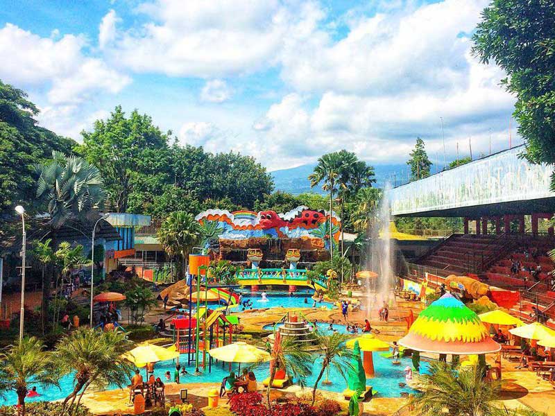 Wisata air dengan berbagai wahana yang menarik Rekreasi Sengkaling