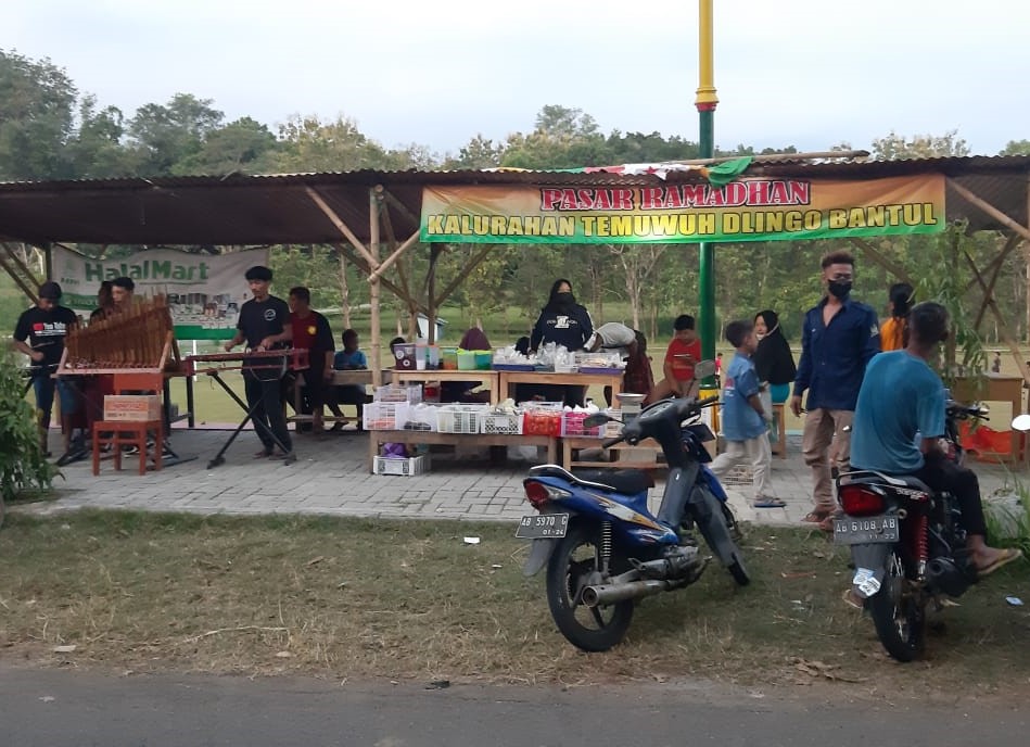 Pasar Ramadhan ‘Made in BUMKal Temuwuh’ Ramaikan Desa