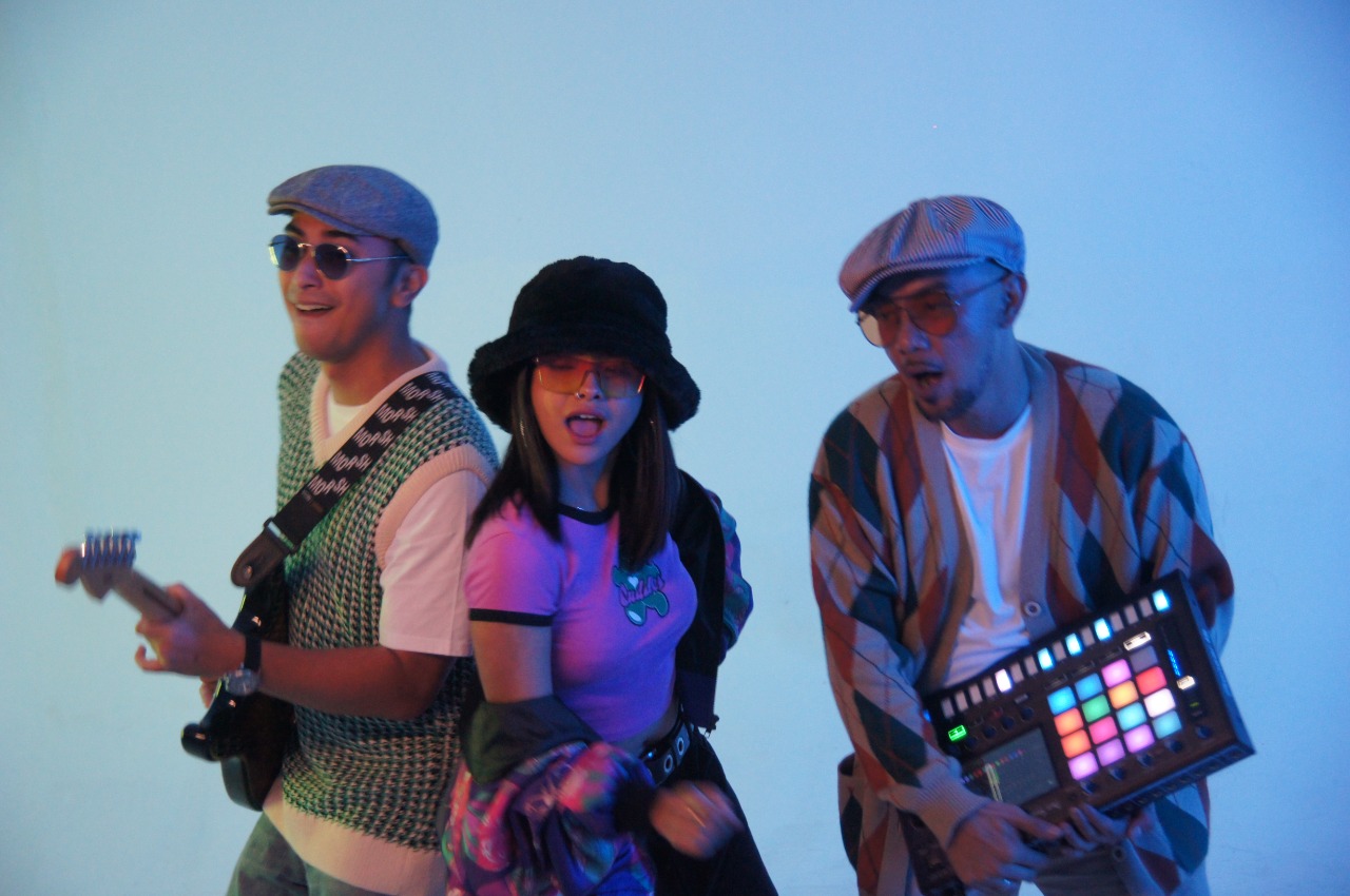 Rilis Lagu Sassy, Osvaldo Nugroho Gaet Winky Wiryawan dan Sara Fajira