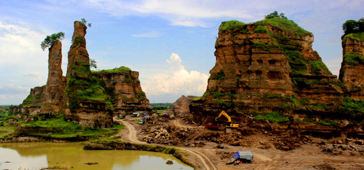 Brown Canyon Demak