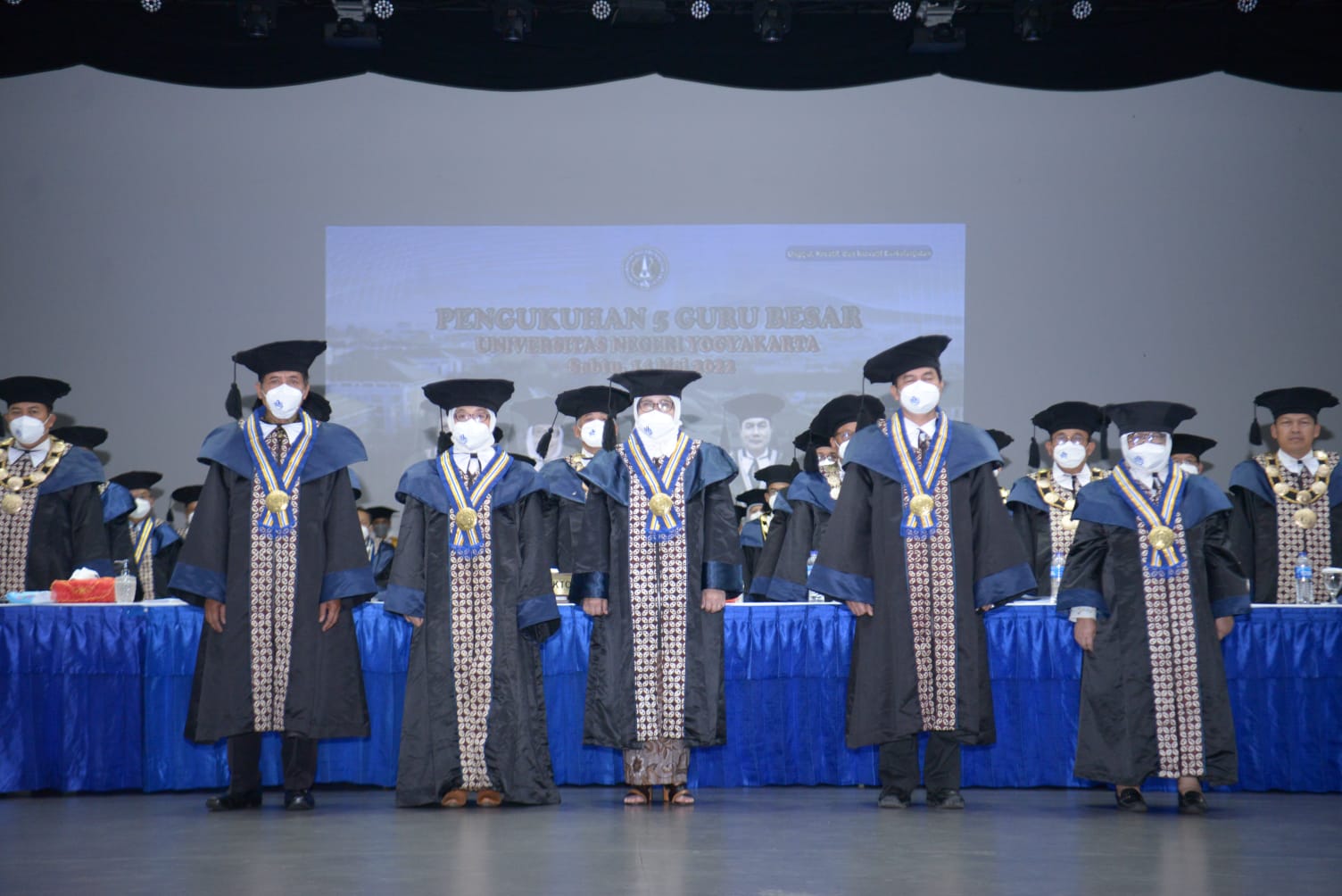 UNY Kukuhkan 5 Guru Besar Baru Pengukuhan 5 guru besar UNY (foto: UNY)