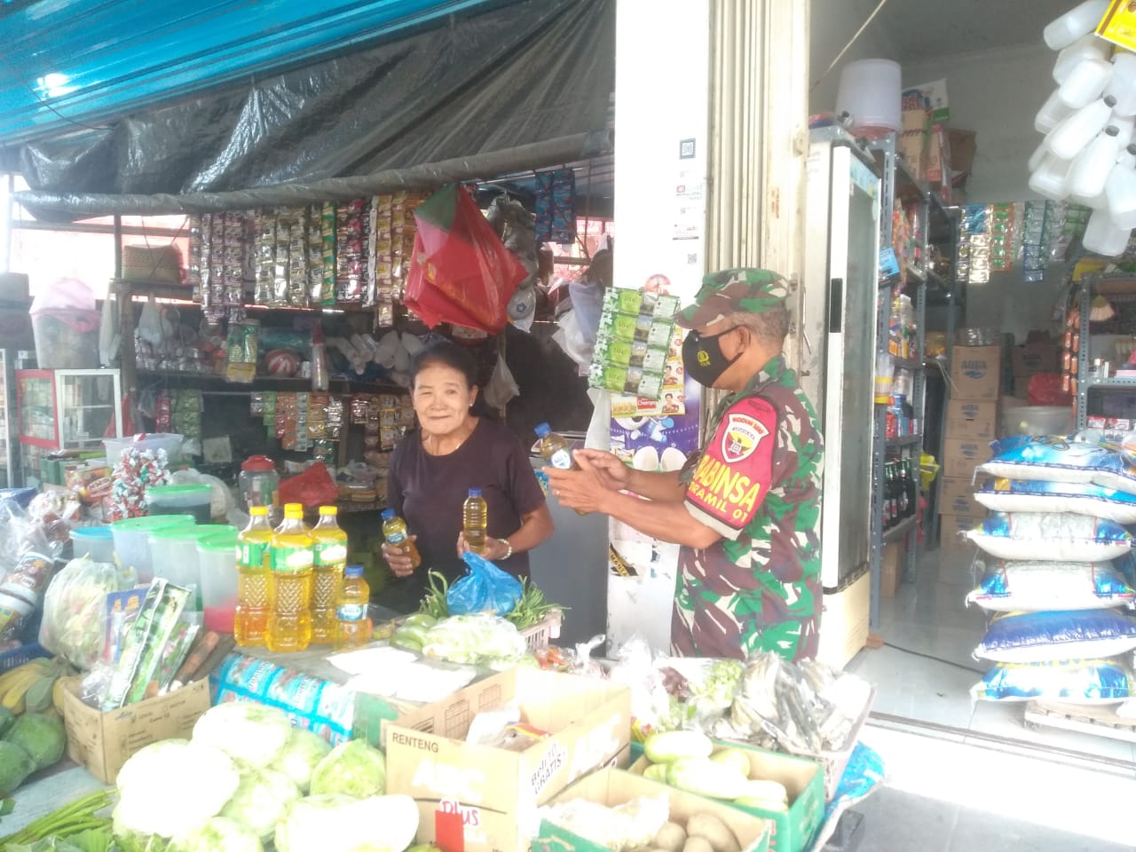 Babinsa Dikerahkan, Pantau Harga Minyak Goreng di Klungkung