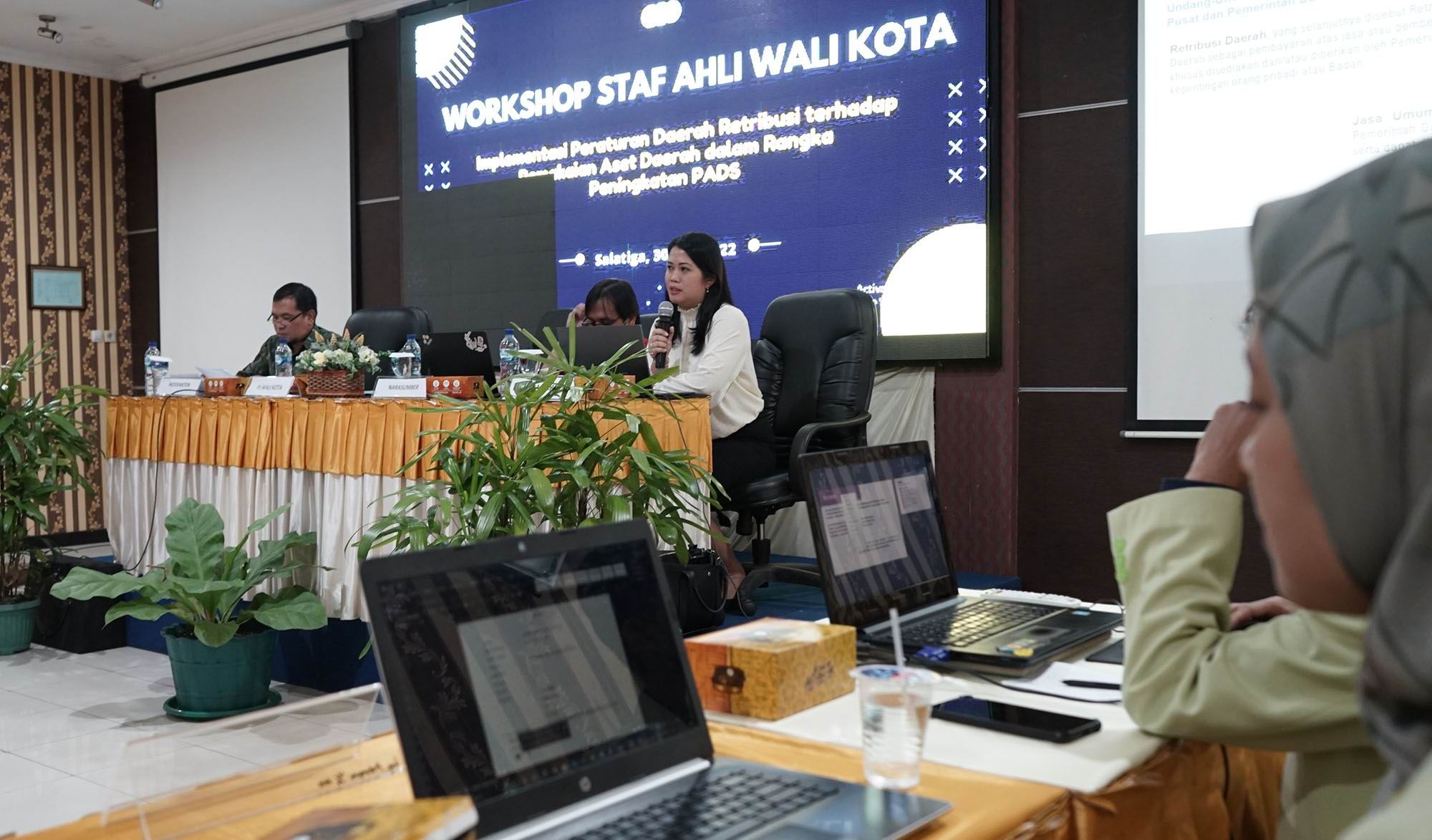Pj Walikota Salatiga: Jika Bisa Tercapai, Target Retribusi Salatiga Jangan Diturunkan Kegiatan workshop di BKPSDM Salatiga, Jawa Tengah, Kamis (30/6/2022). (Foto: Prokompim Salatiga)